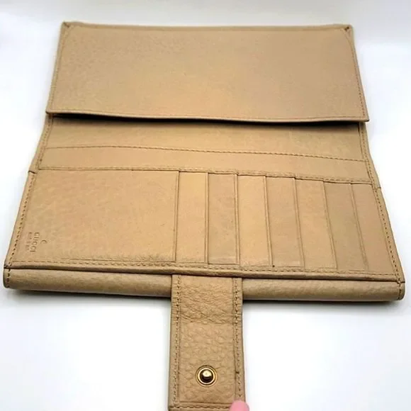 GUCCI LONG BEIGE WALLET